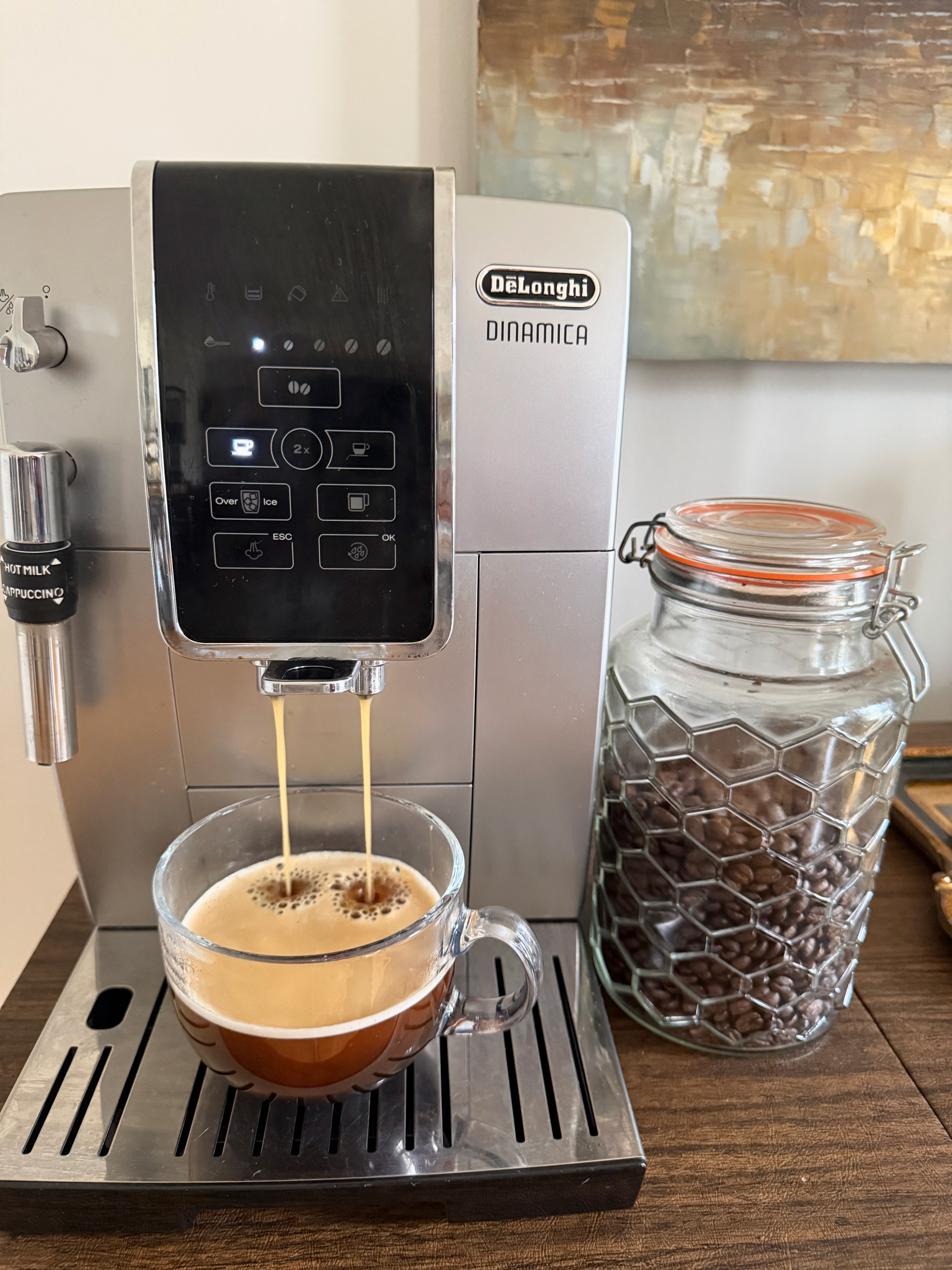 DeLonghi espresso machine pulling shot