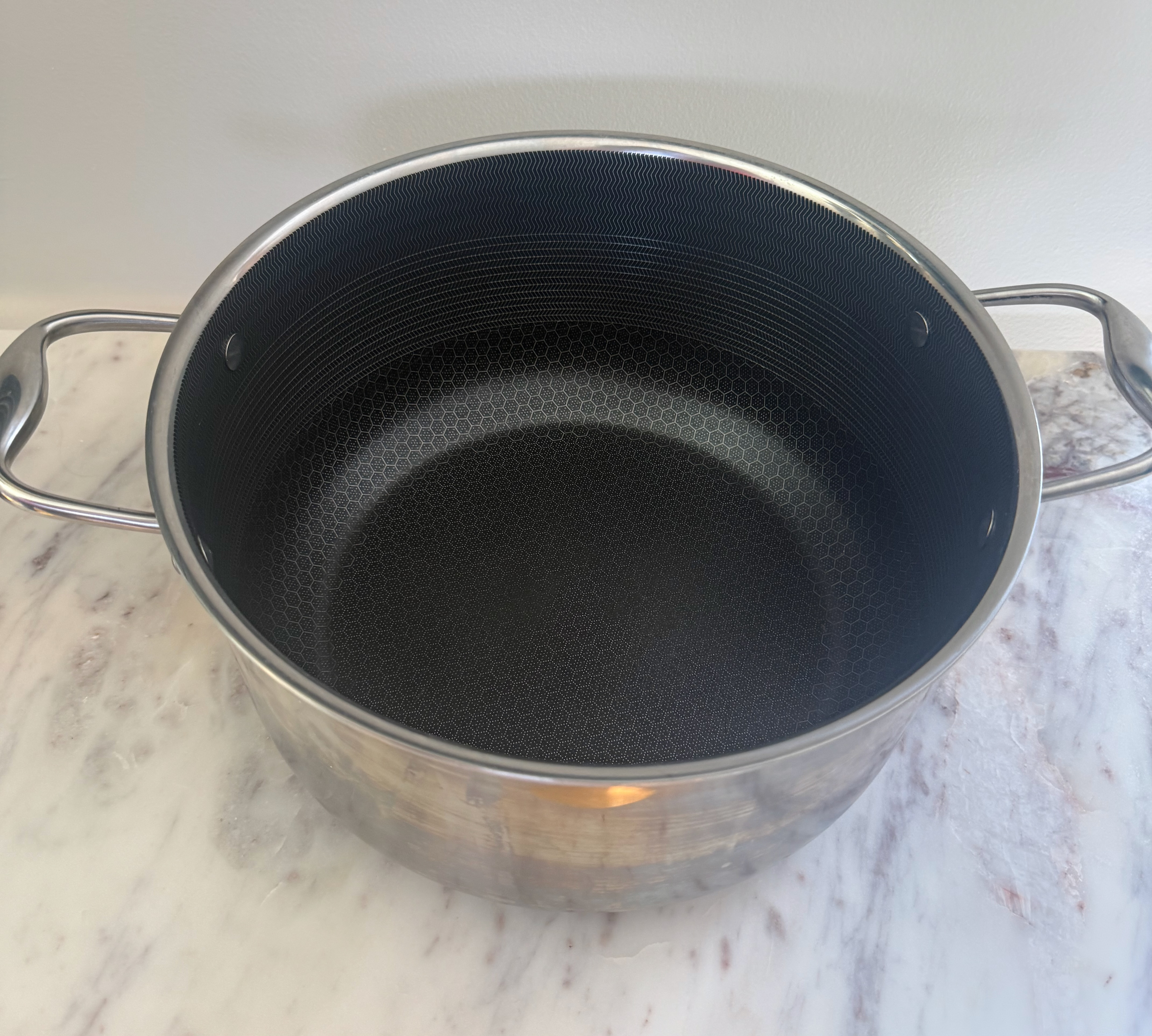 HexClad pot interior