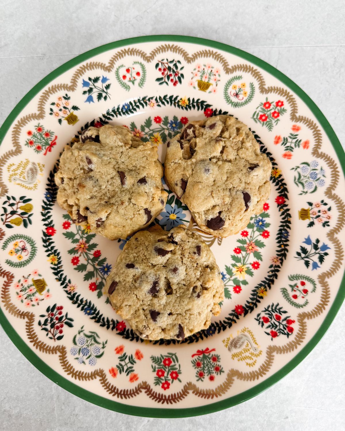 Bakery-Style Chocolate Chip Cookies